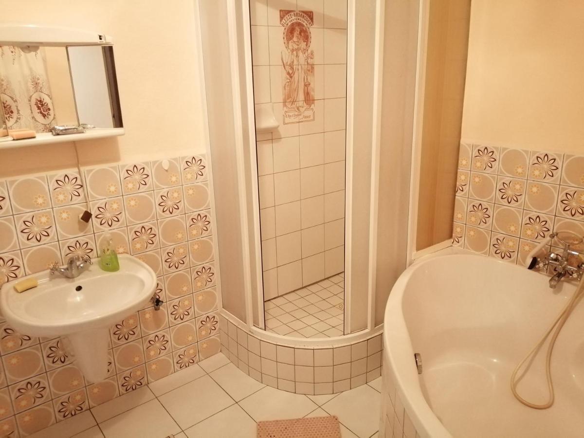 Apartmany Sedek Roprachtice ภายนอก รูปภาพ